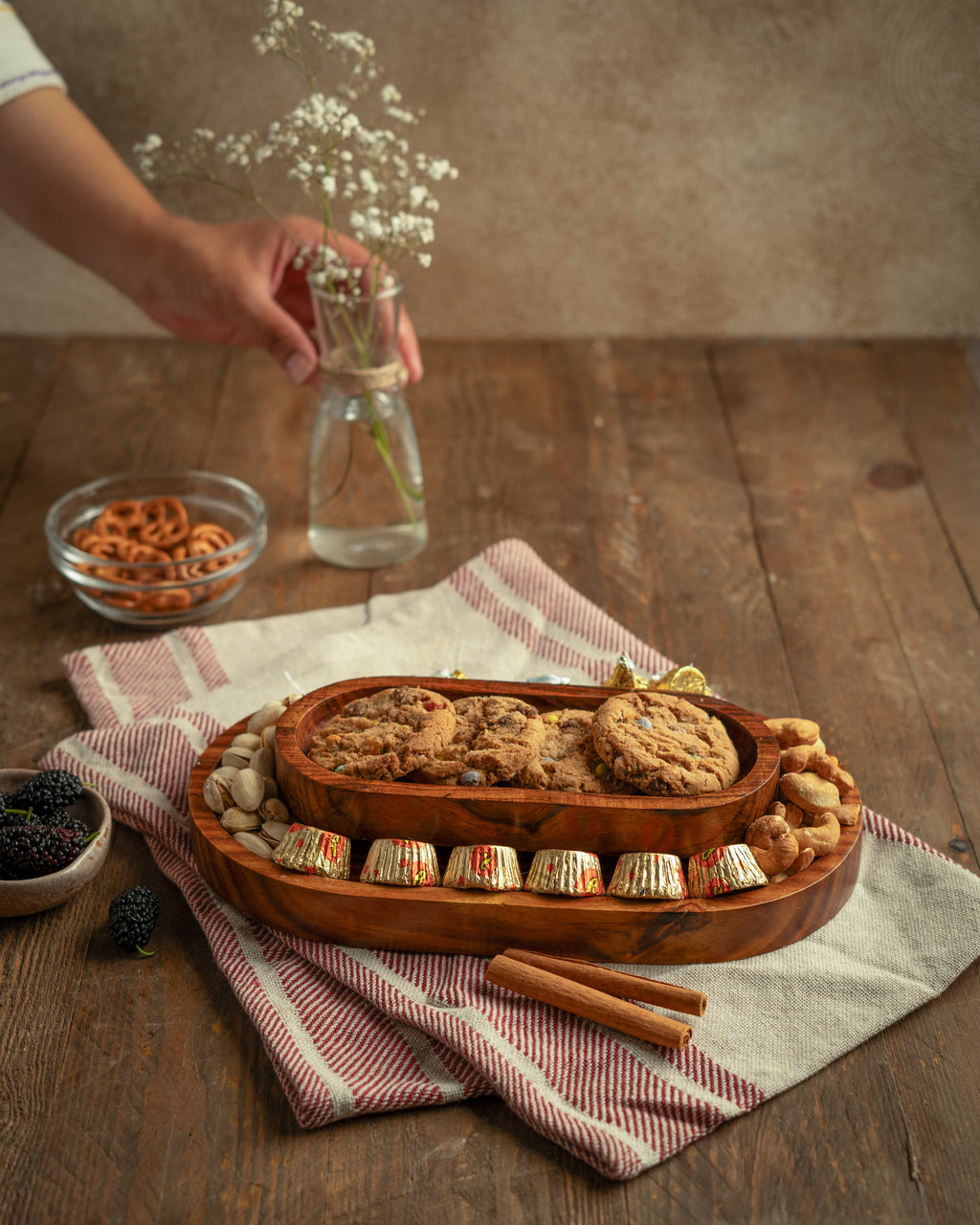 Hijazah Pistachio Snack Bowl Double Dish Holder Bowl Pedestal and Sunflower Seed Nut Bowl with Shell Storage