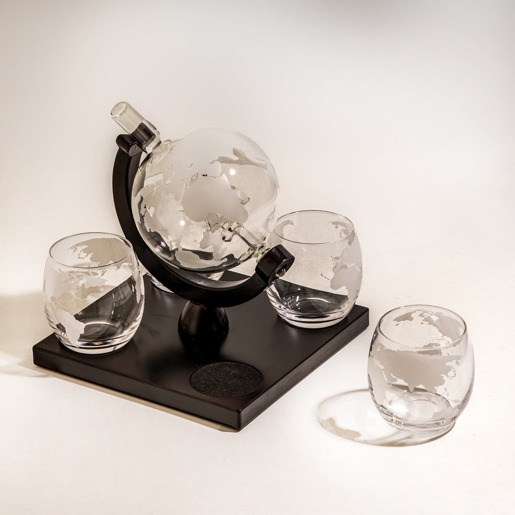 Etched World Decanter whiskey Globe - Whiskey Gift Set Globe Decanter with Antique Ship, Whiskey Stones and 4 World Map Glas